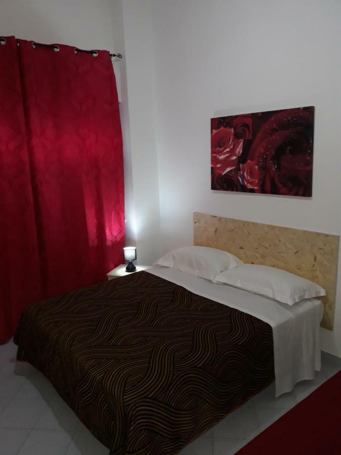 Rooms Center Wolf - Matrimoniale E Comunicanti Matera Exterior foto